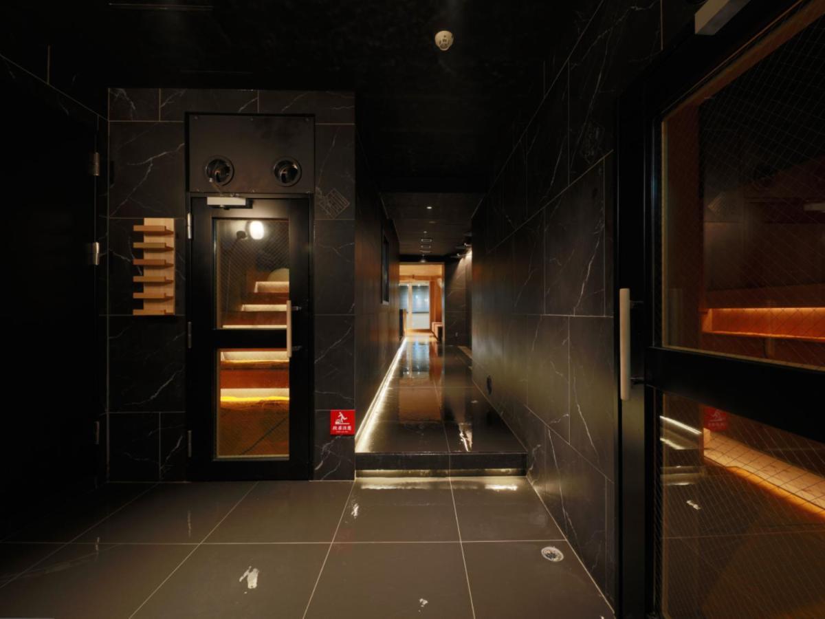 Rembrandt Cabin & Spa Shimbashi - Caters To Men Tokyo Exterior photo